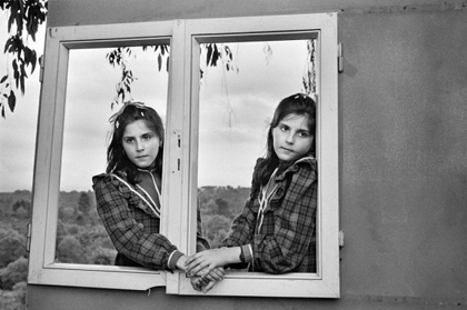 Fotografía "Ventana al aire" (Amoeiro, 1986) de Cristina García Rodero