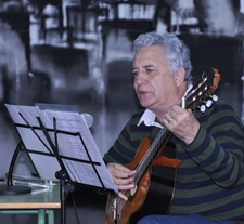 Foto de Jesús González durante su actuación