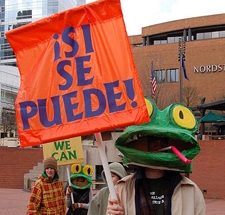Imagen. Título: Si Se Puede Frogs. Autor: ©Kate. Licencia: http://commons.wikimedia.org/wiki/File:Si_Se_Puede_Frogs.jpg?uselang=es - http://creativecommons.org/licenses/by/2.0/deed.es